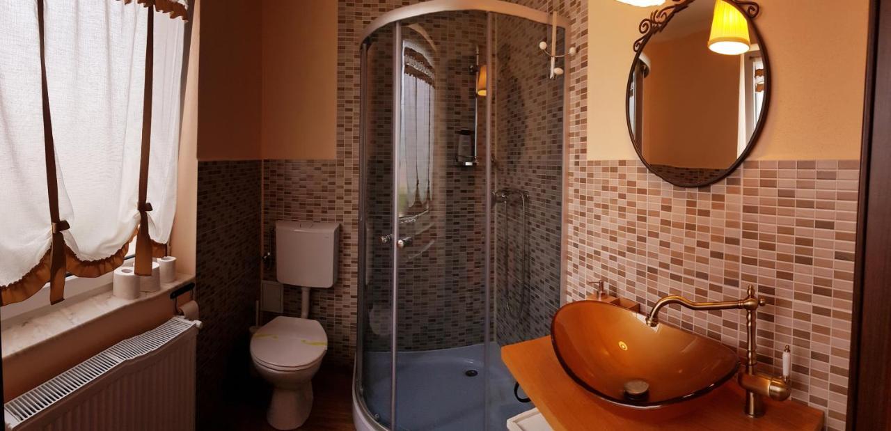 Hotel Cazare La Troita Codlea Zewnętrze zdjęcie