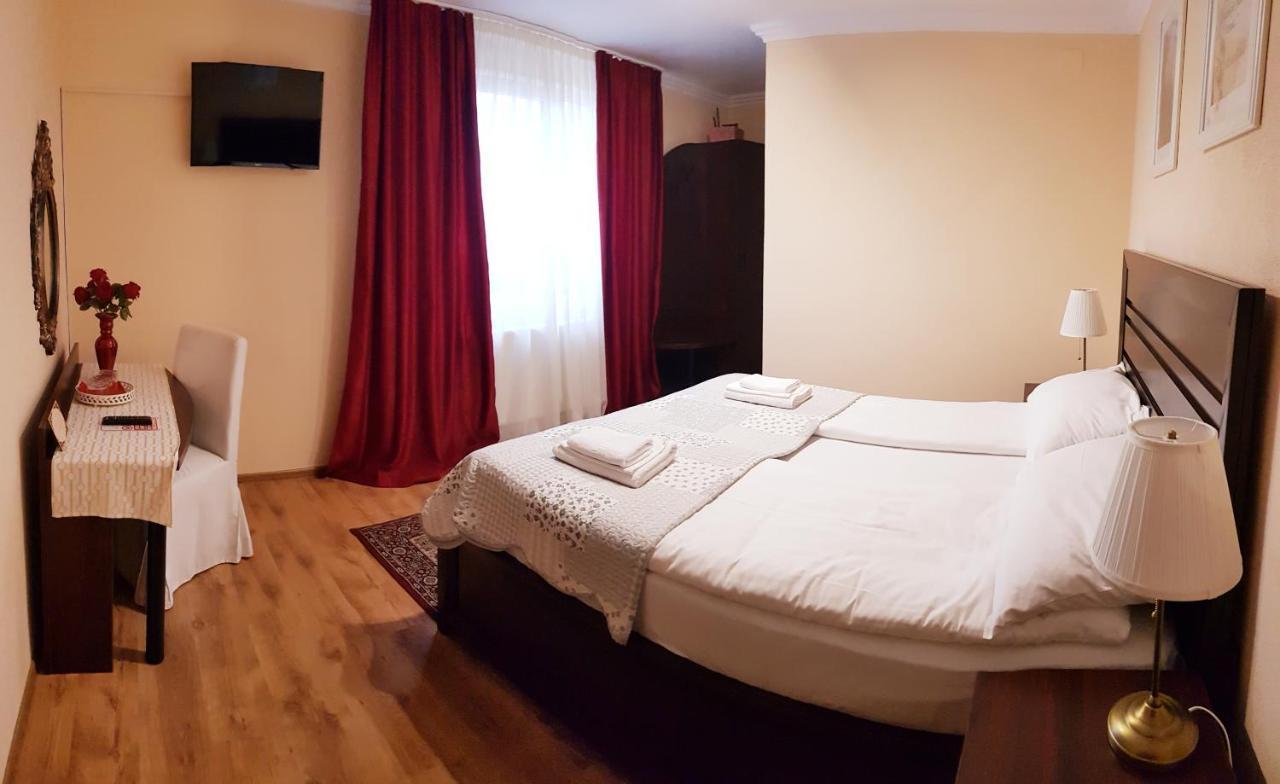 Hotel Cazare La Troita Codlea Zewnętrze zdjęcie